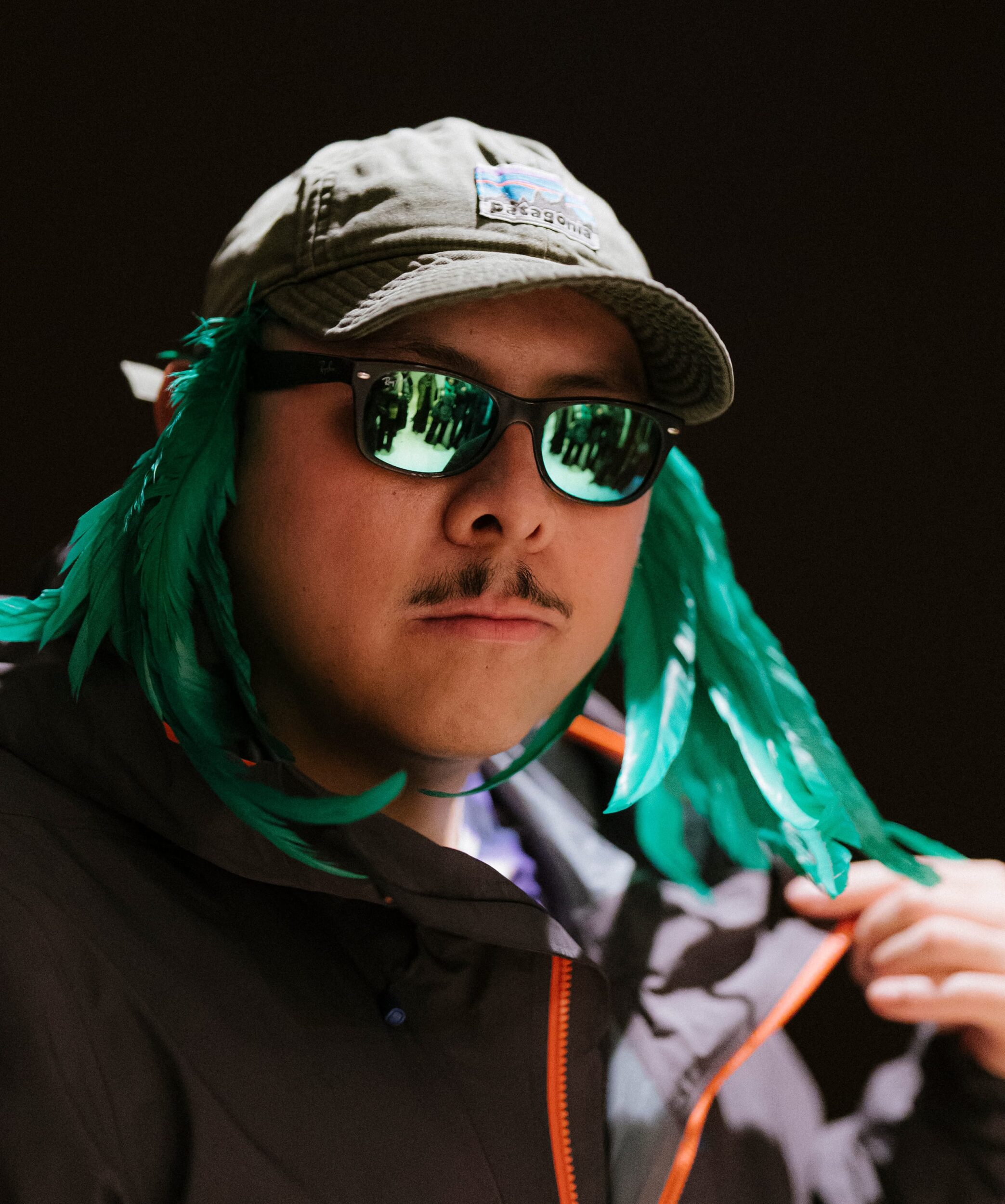 Lo Sagrado, Sin Mundo - Vir Andres Hera