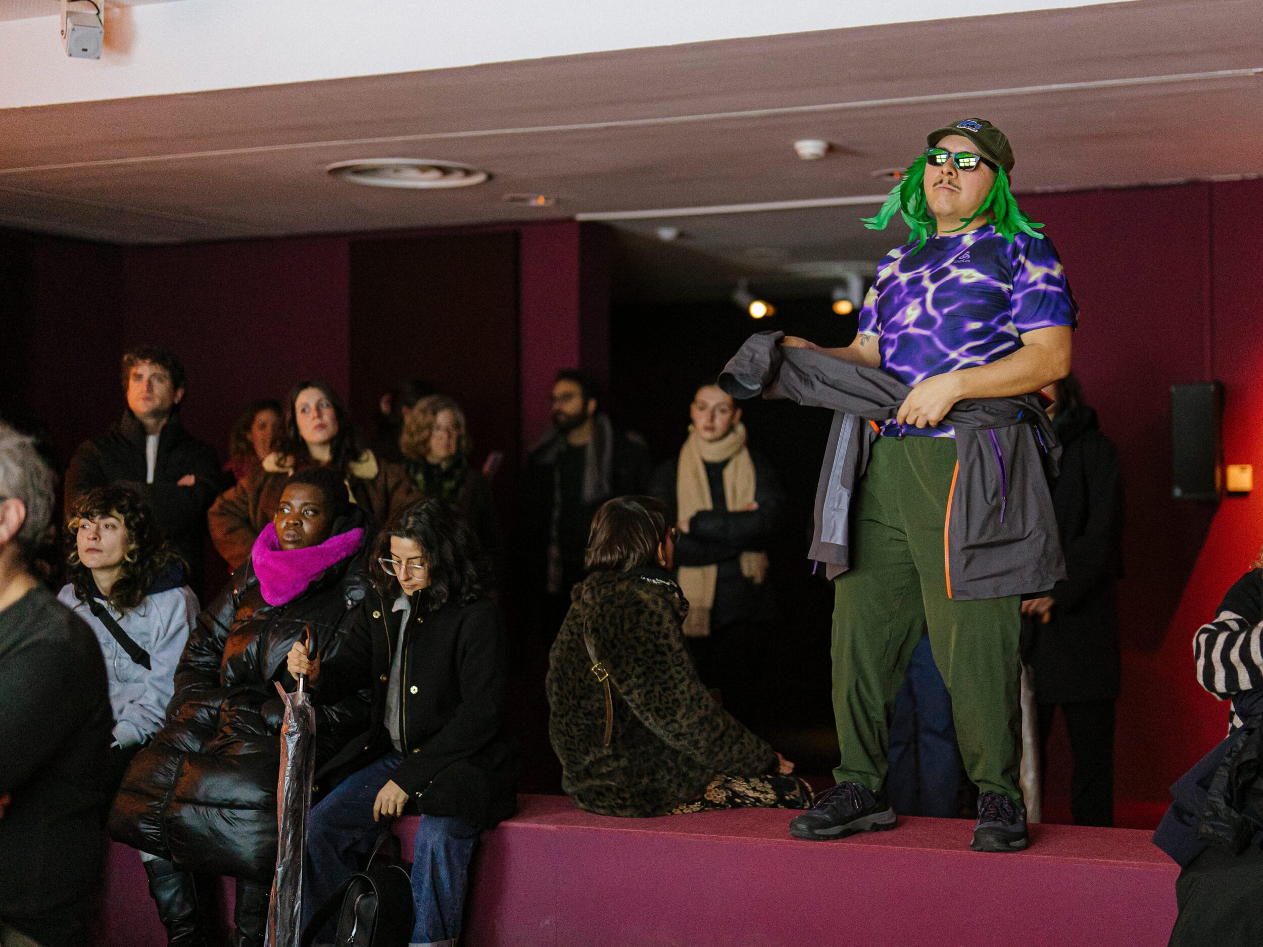 Lo Sagrado, Sin Mundo - Vir Andres Hera