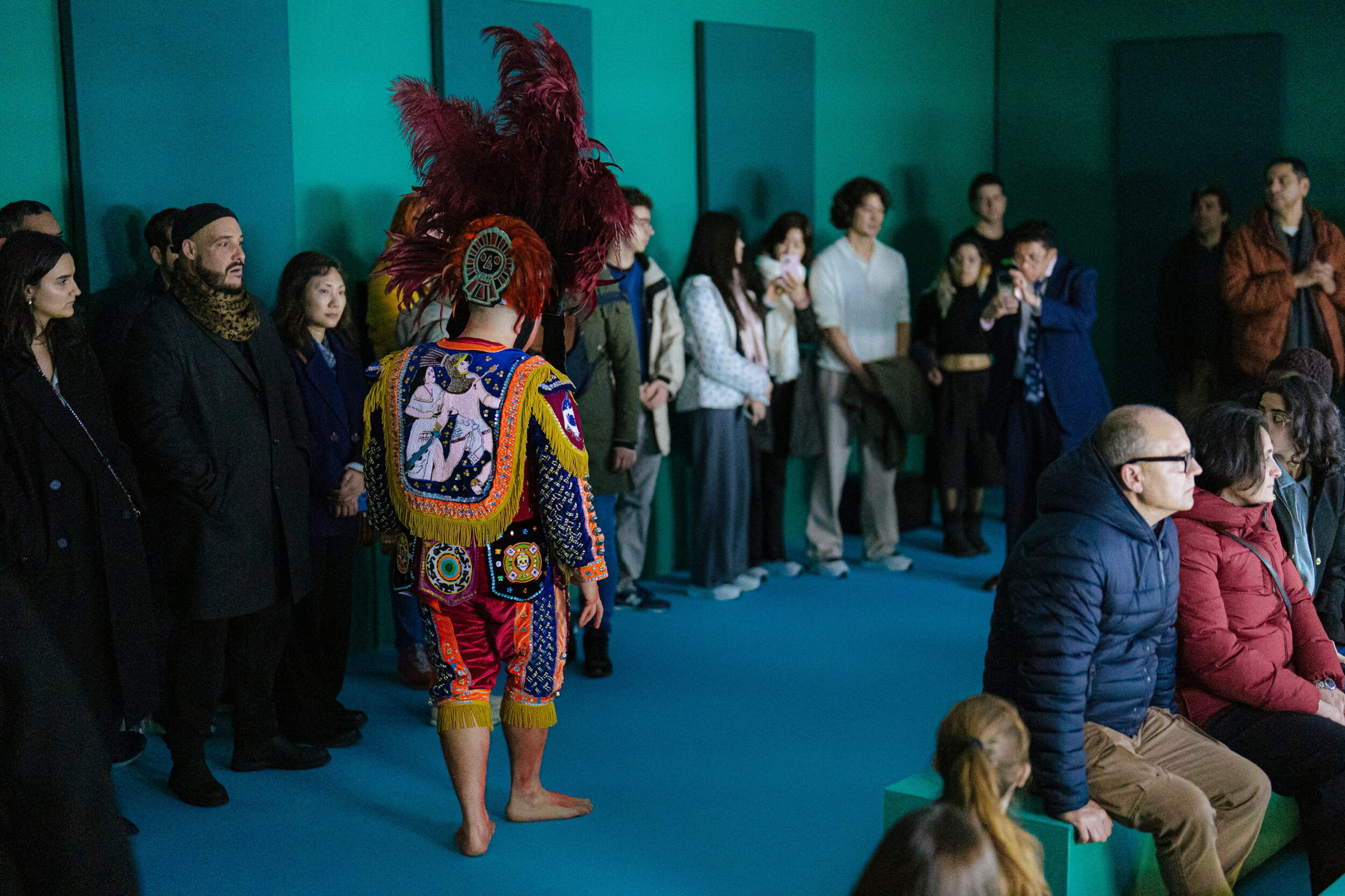 Lo Sagrado, Sin Mundo - Vir Andres Hera