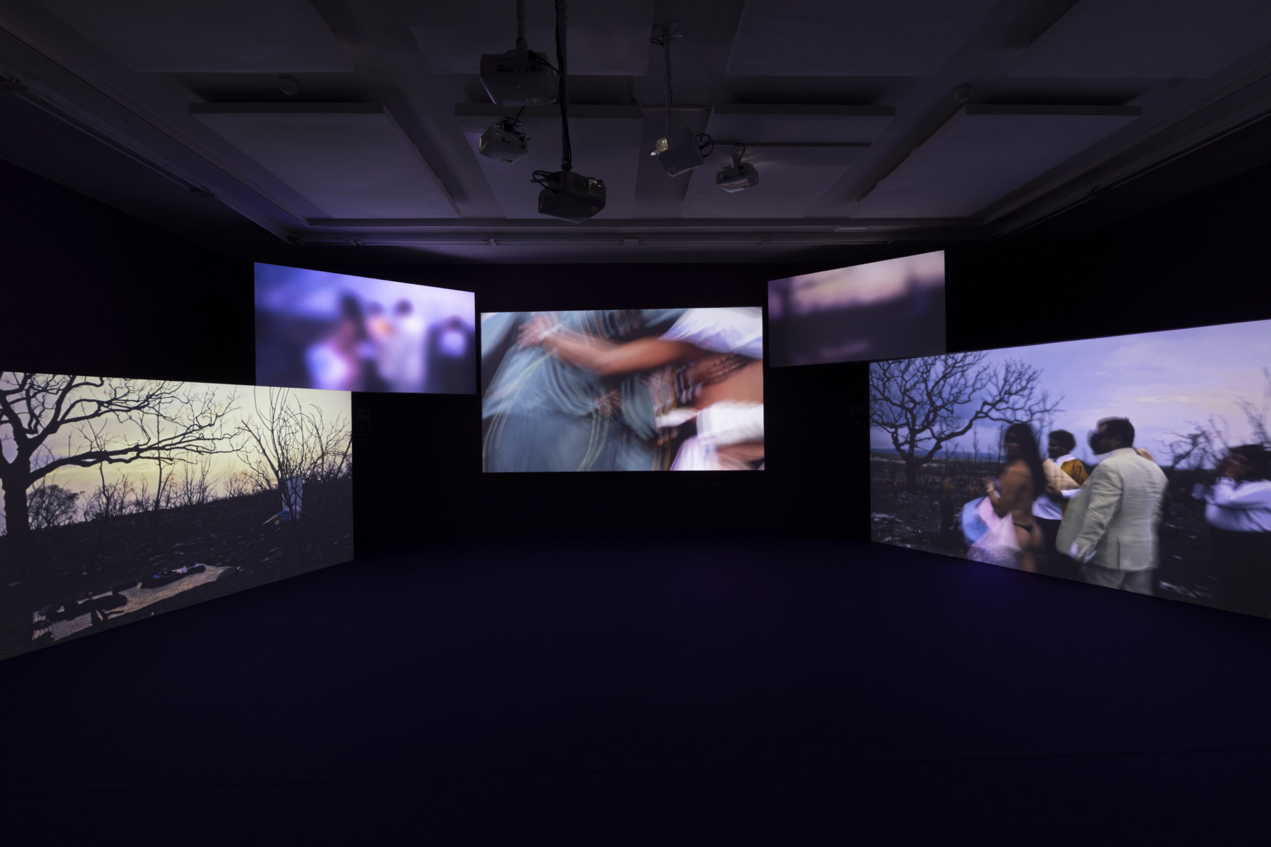 Les Voix des Fleuves / Crossing the Water - Vir Andres Hera