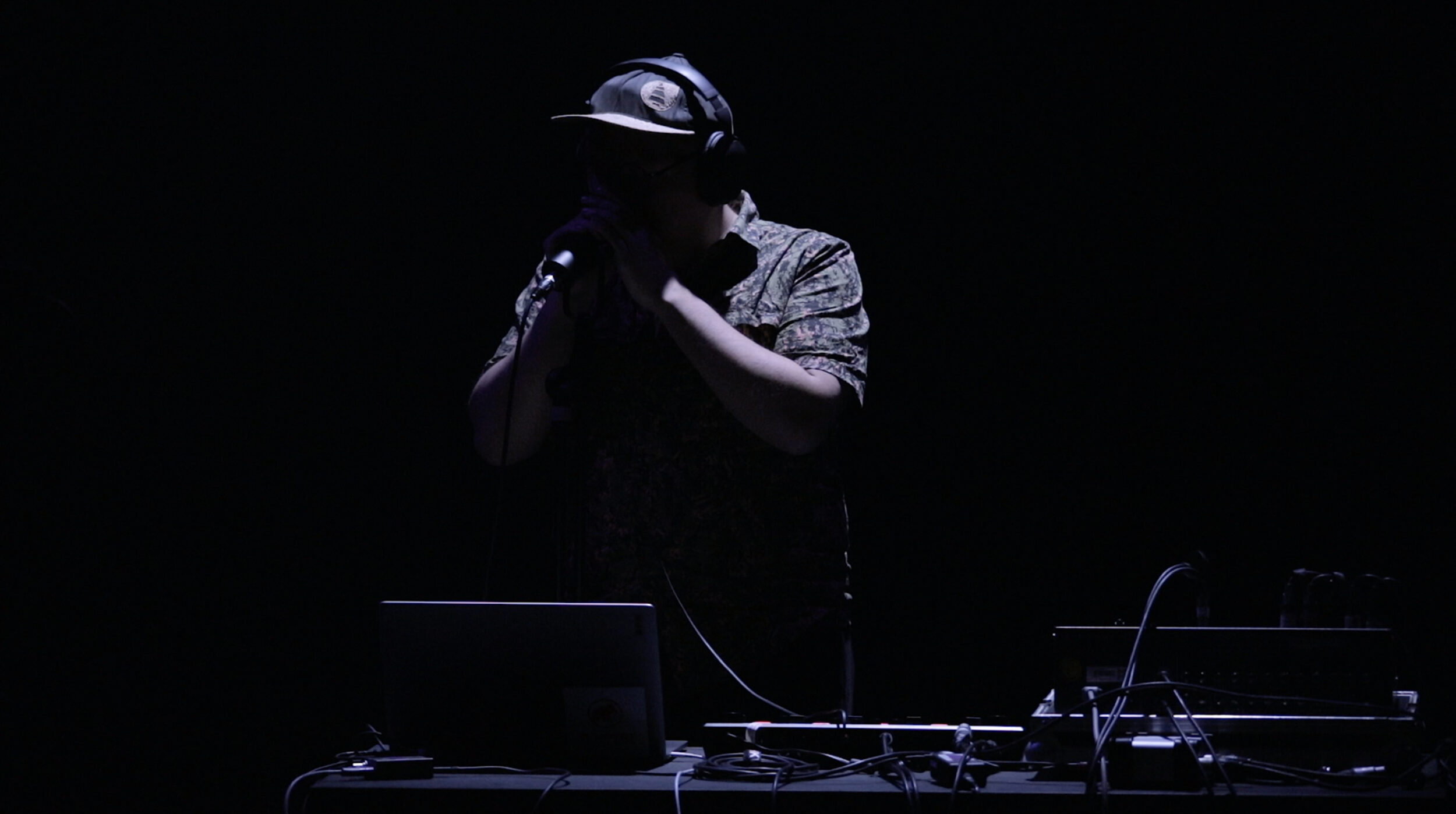 Tefnut - Vir Andres Hera