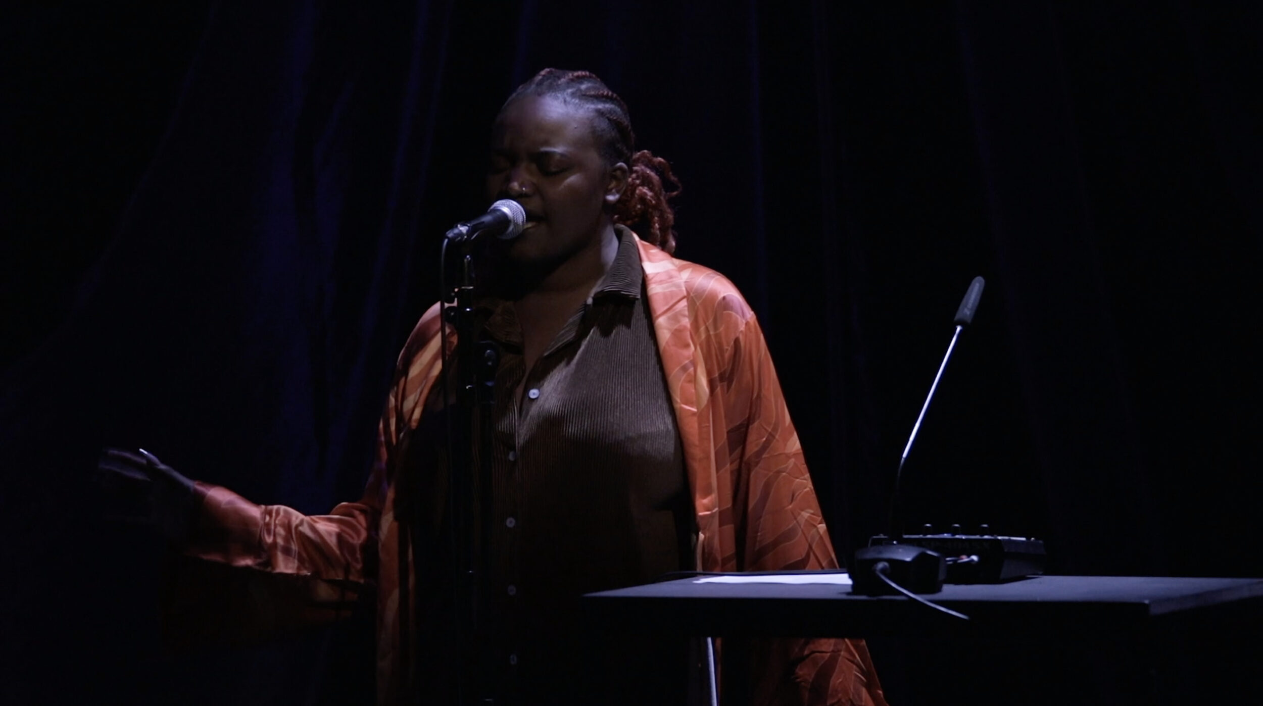 Tefnut - Vir Andres Hera