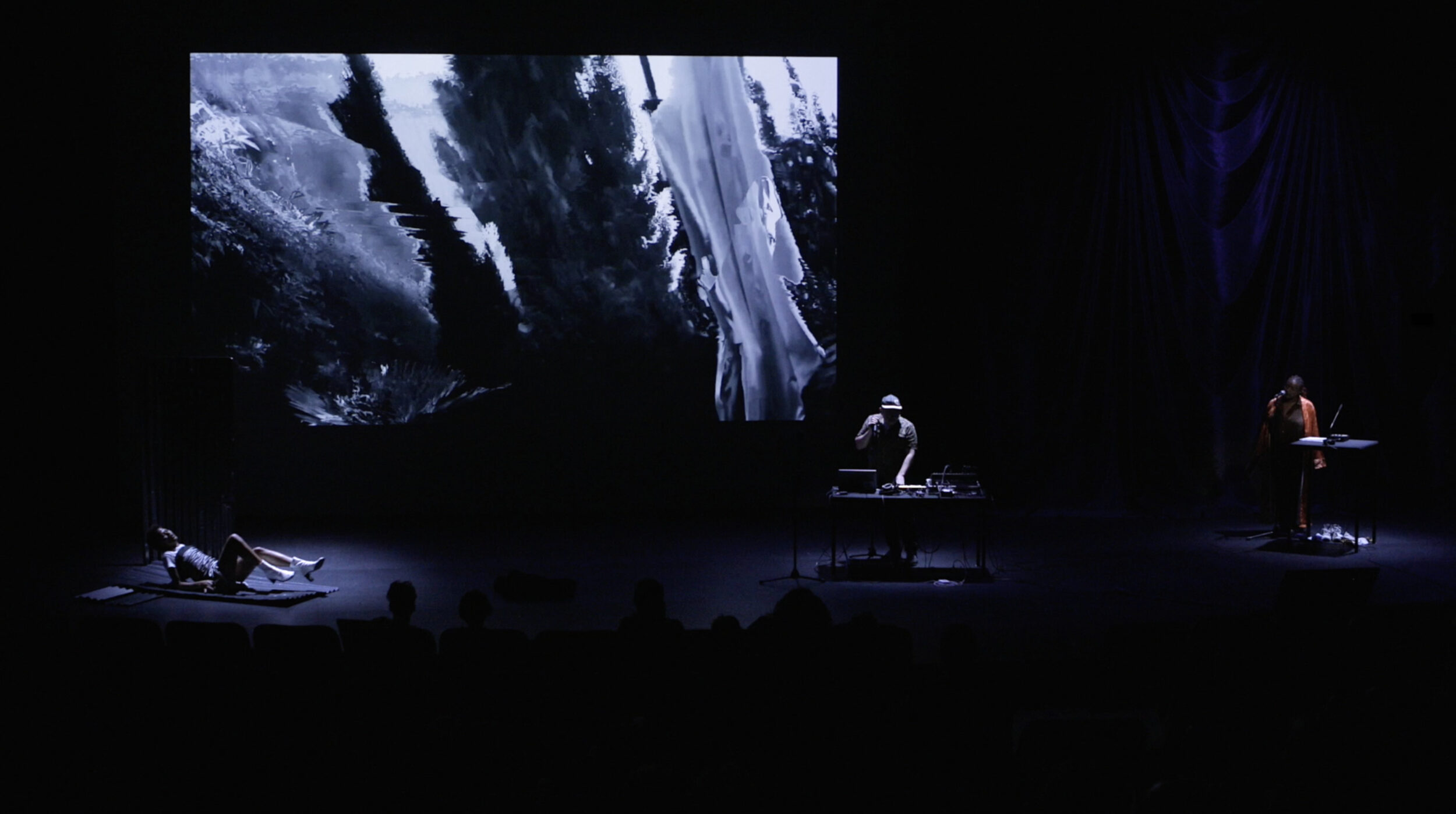 Tefnut - Vir Andres Hera