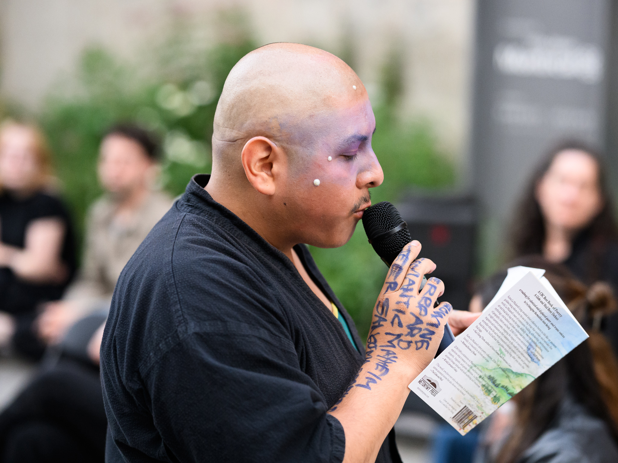 At the Limit of the Otherwordly Limit of the World - Vir Andres Hera