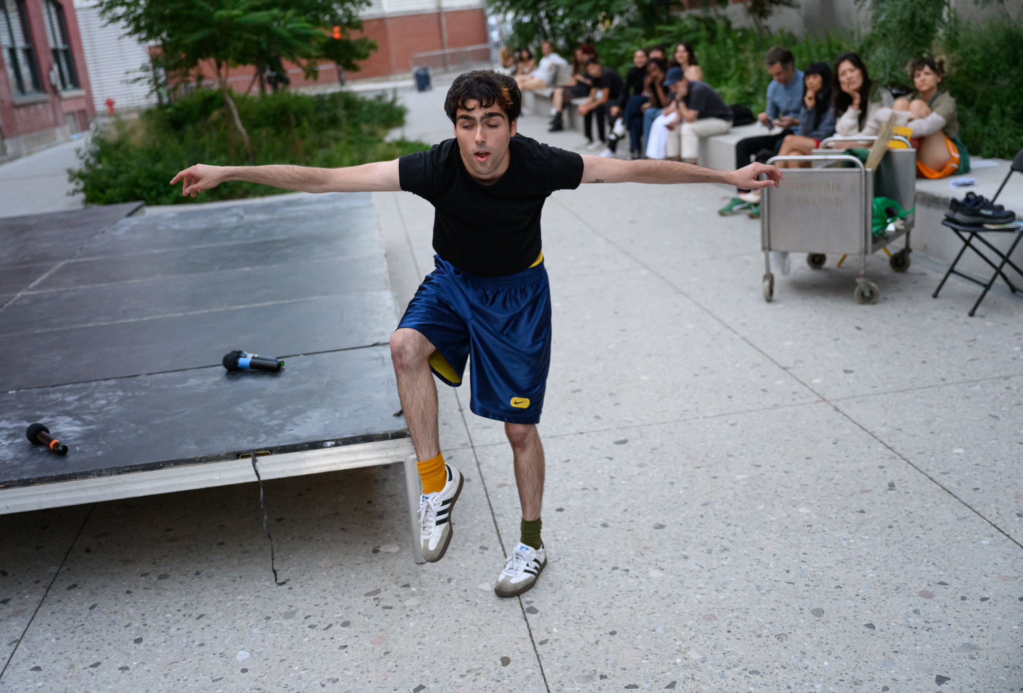 At the Limit of the Otherwordly Limit of the World - Vir Andres Hera