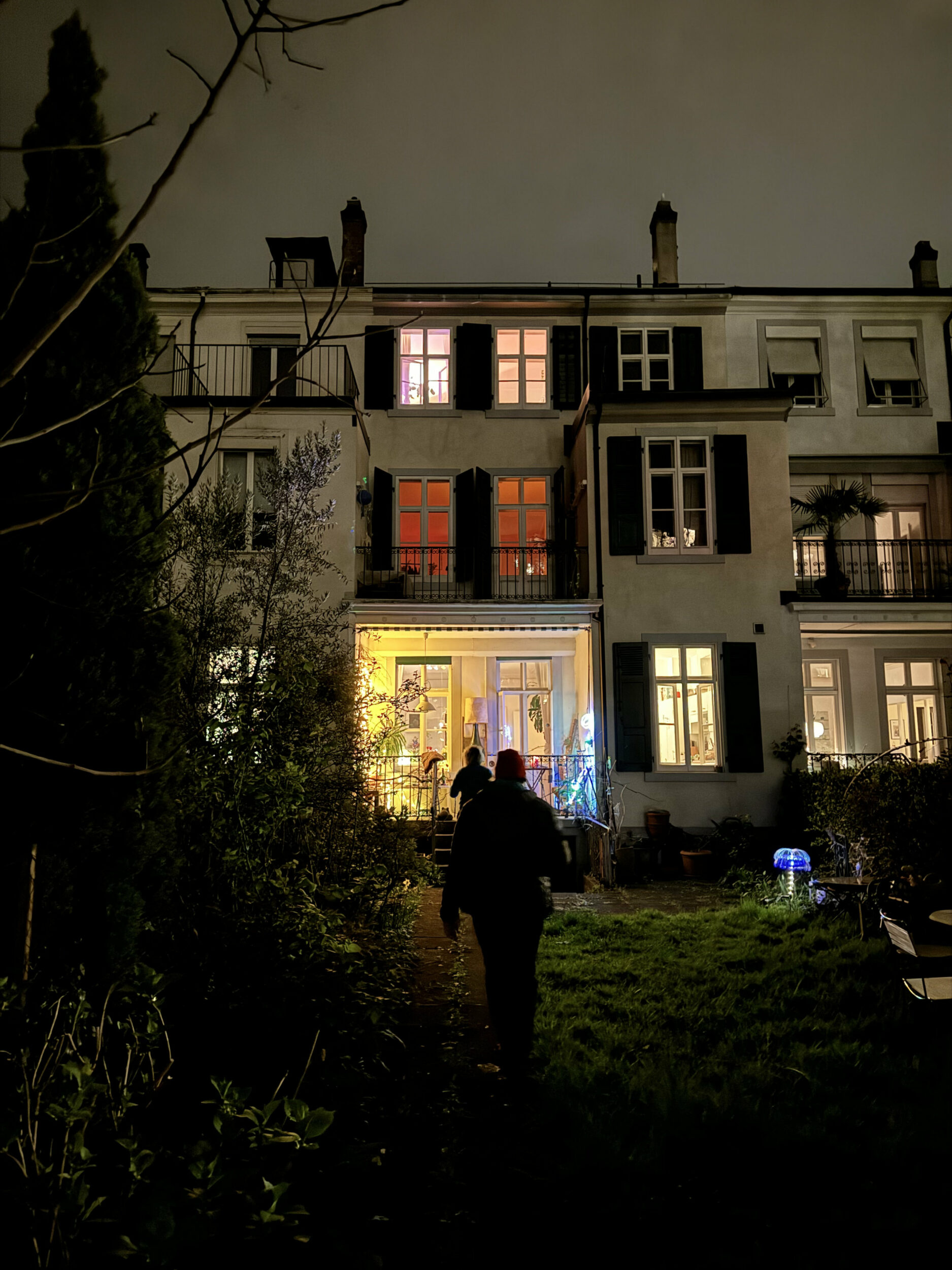 Footnoting & Post-Scripting - Vir Andres Hera