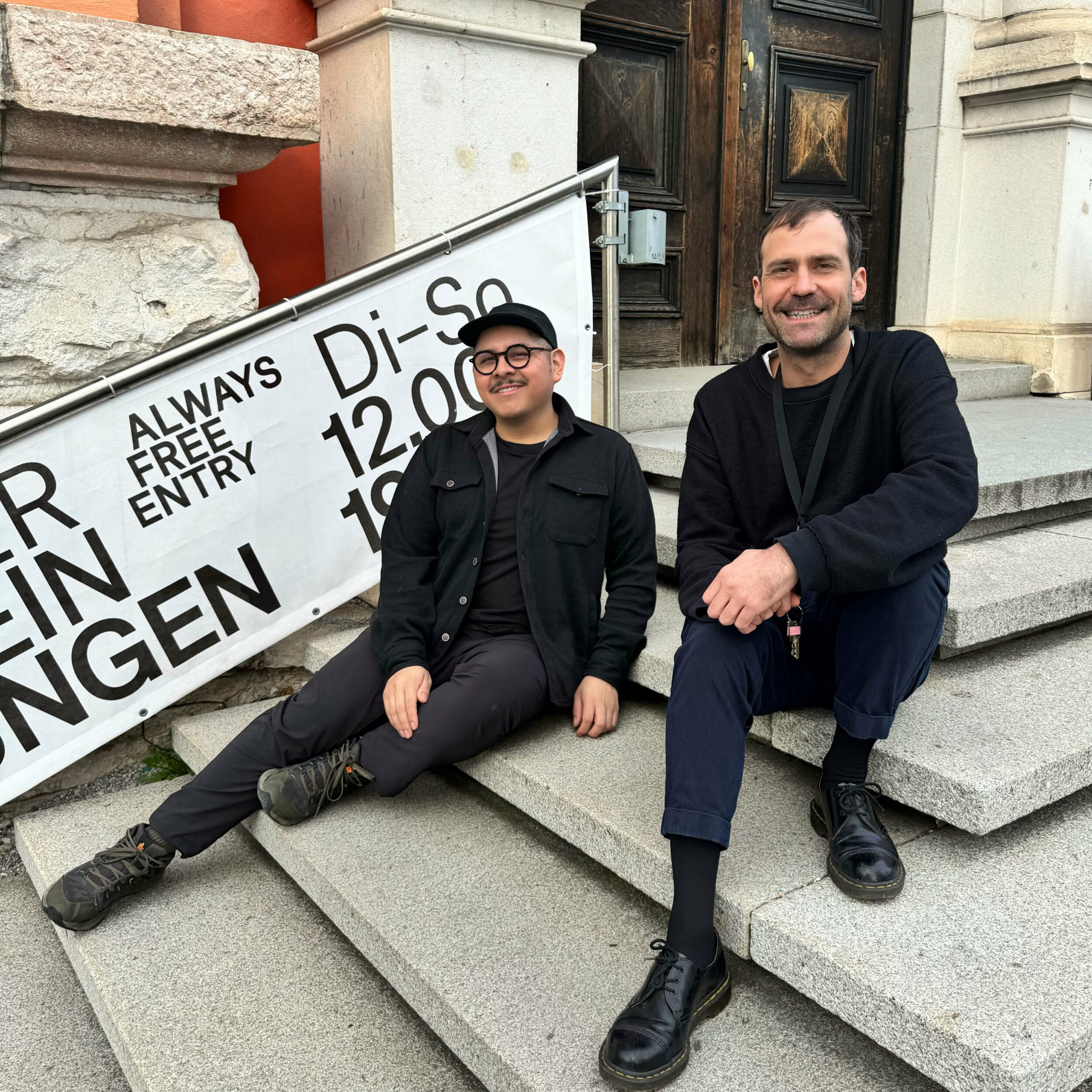 Footnoting & Post-Scripting - Vir Andres Hera