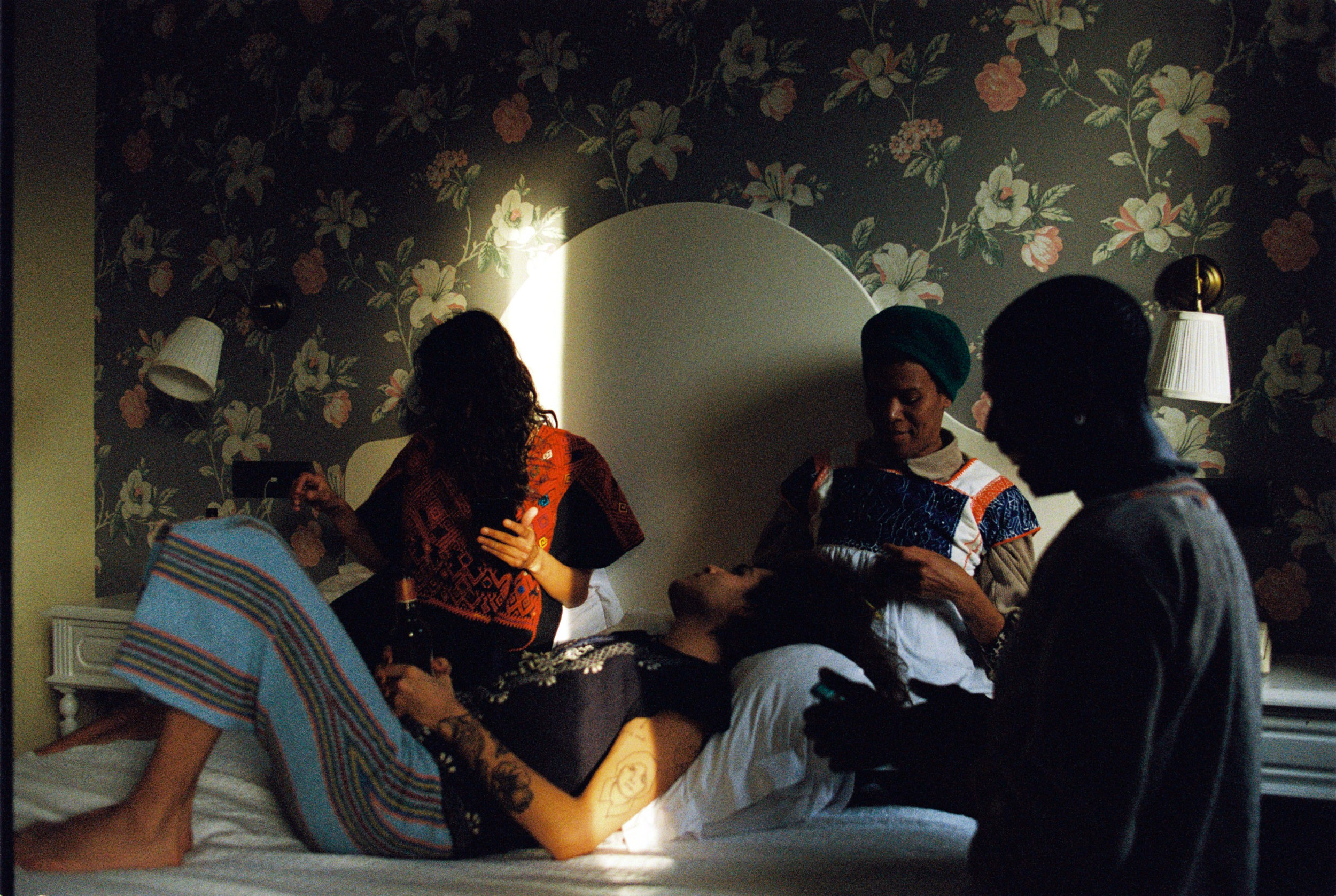 Language(s) of the pythia, oracular images, transtemporal bodies - Vir Andres Hera