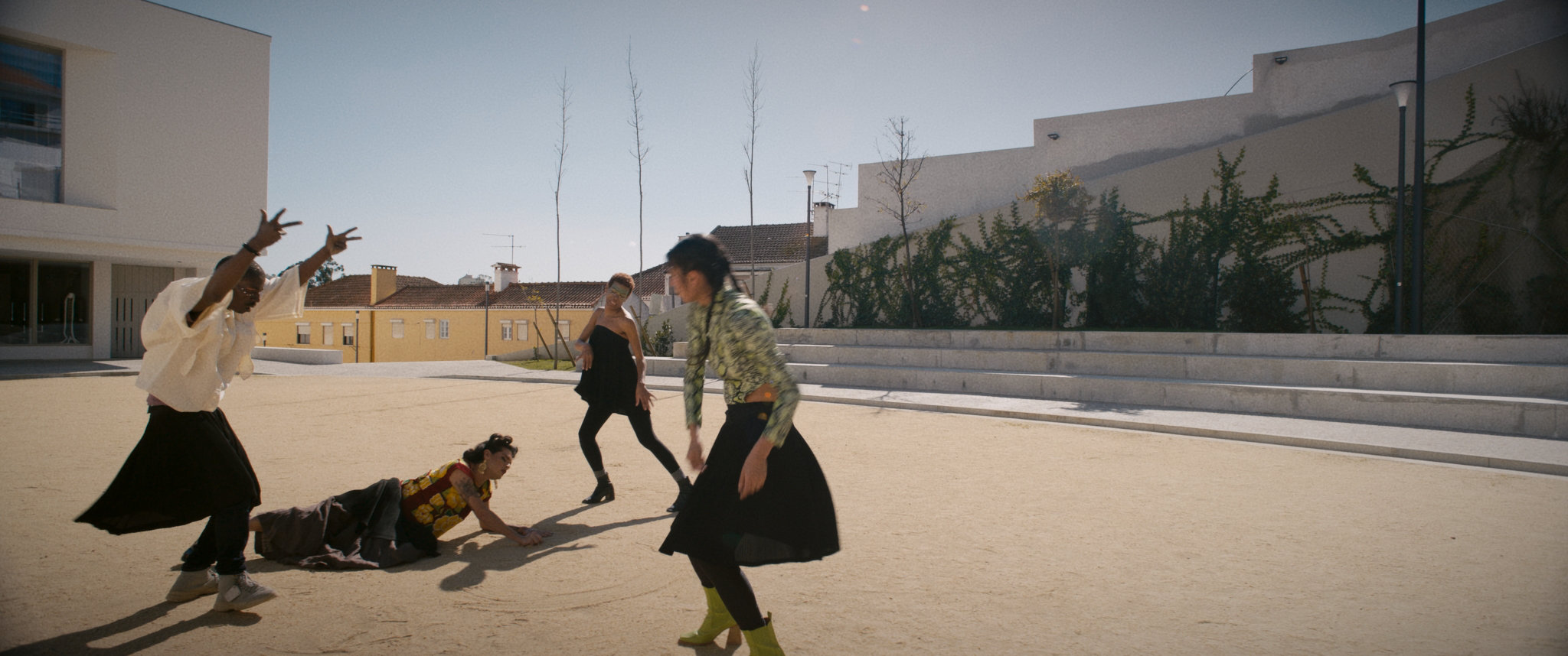 Moving (intimately with) image - Vir Andres Hera