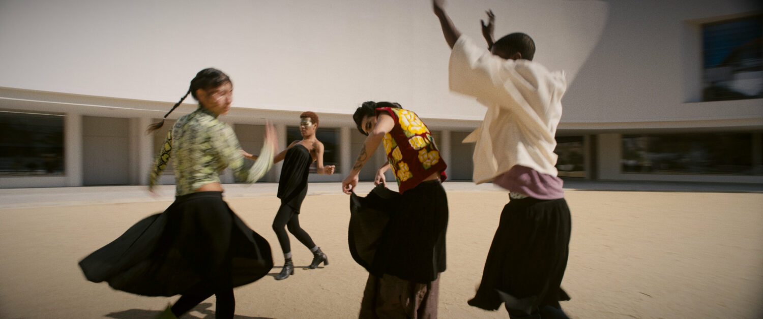 Moving (intimately with) image - Vir Andres Hera