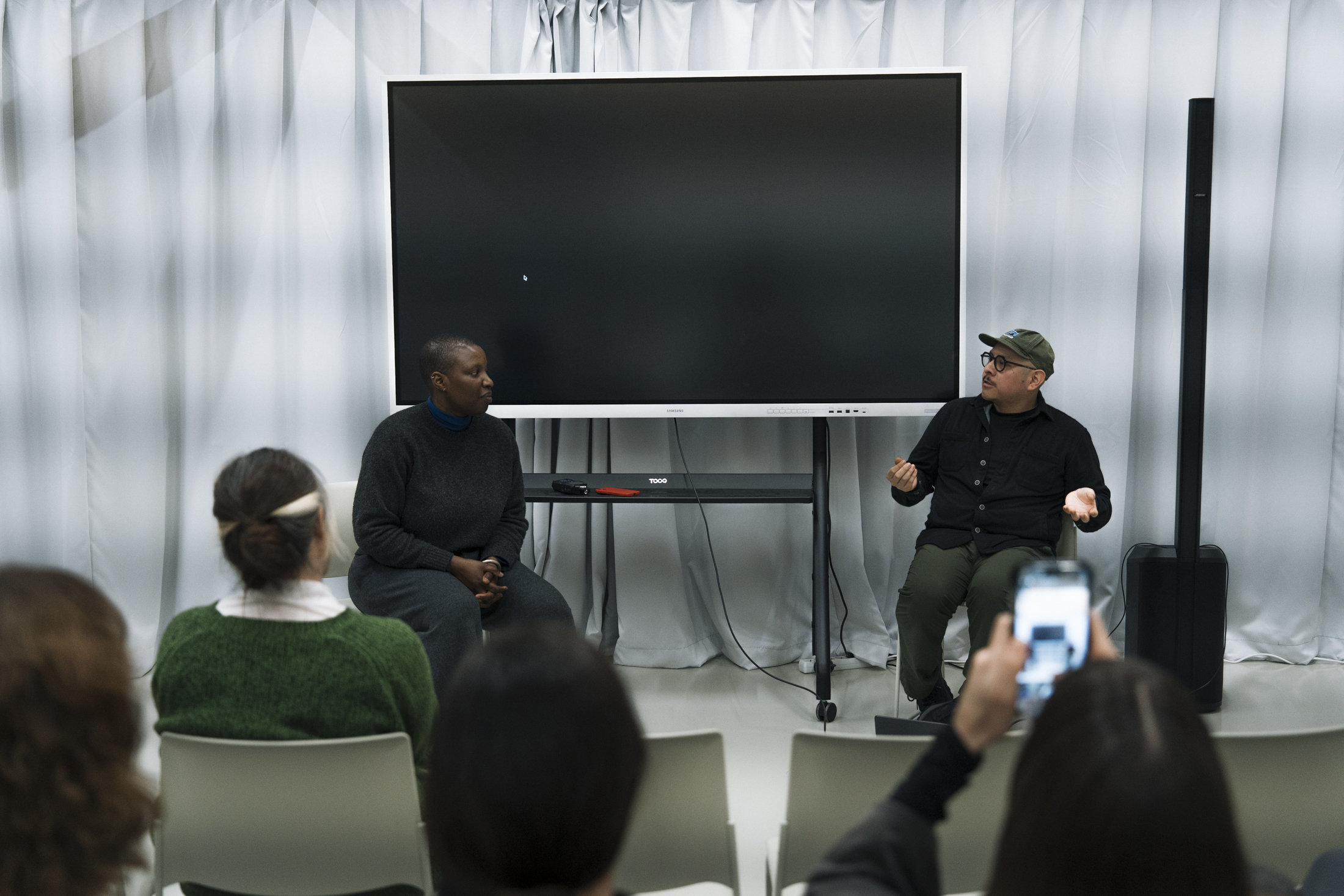 Unearthing Connection Between Worlds - Vir Andres Hera