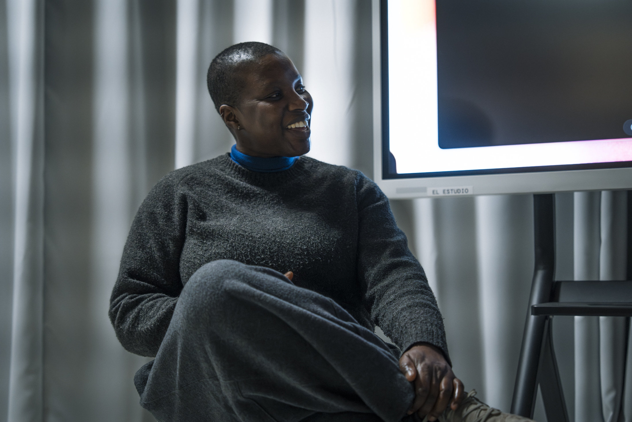 Unearthing Connection Between Worlds - Vir Andres Hera