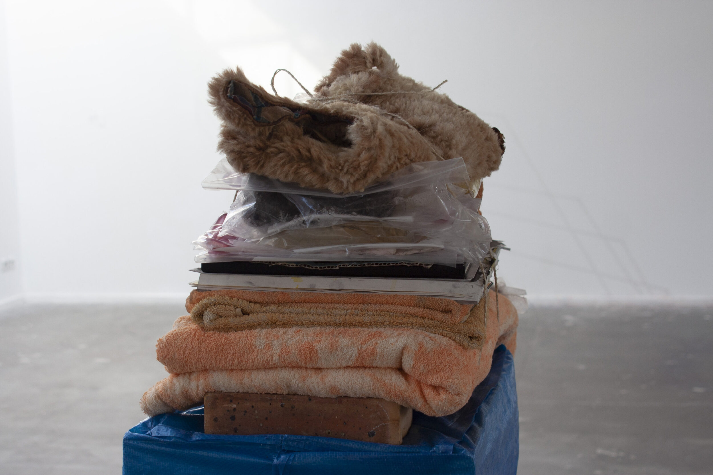 Unsichtbarkeiten – Invisibilités - Vir Andres Hera